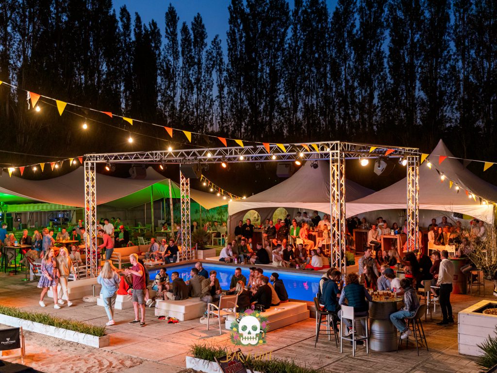Bar à Côté